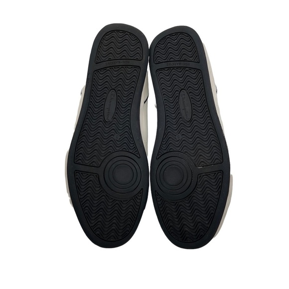 Athletic_Shoes